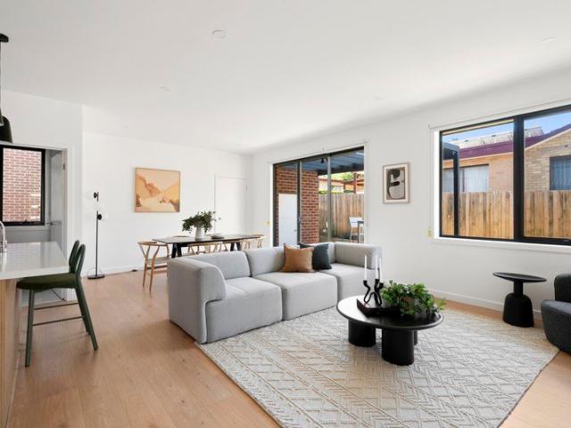 Near new convenient living