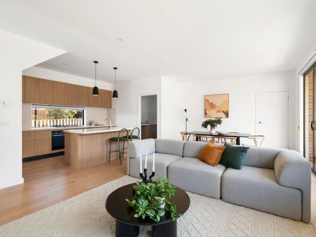 Near new convenient living