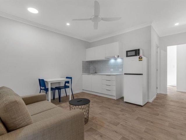 NEAR NEW DARRA STUDIO, FURNISHED