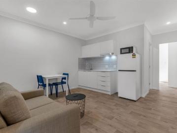 NEAR NEW DARRA STUDIO, FURNISHED