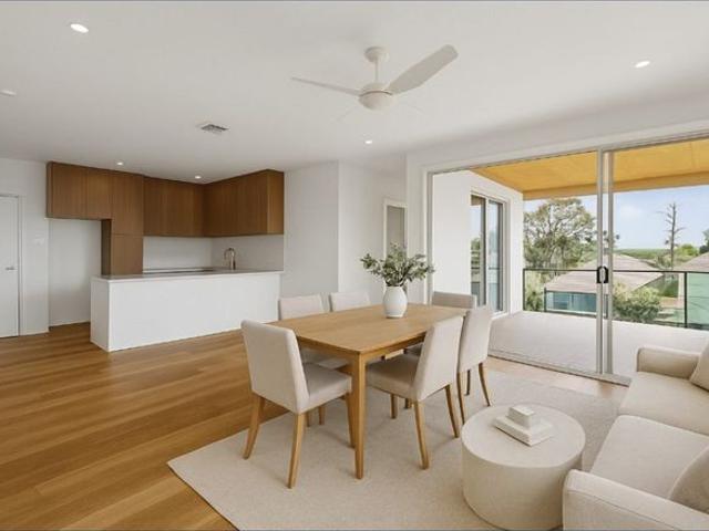 Near New Designer Apartment Just Metres from the Waterfront