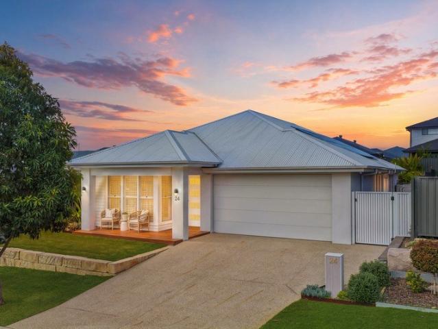 Near new designer family home