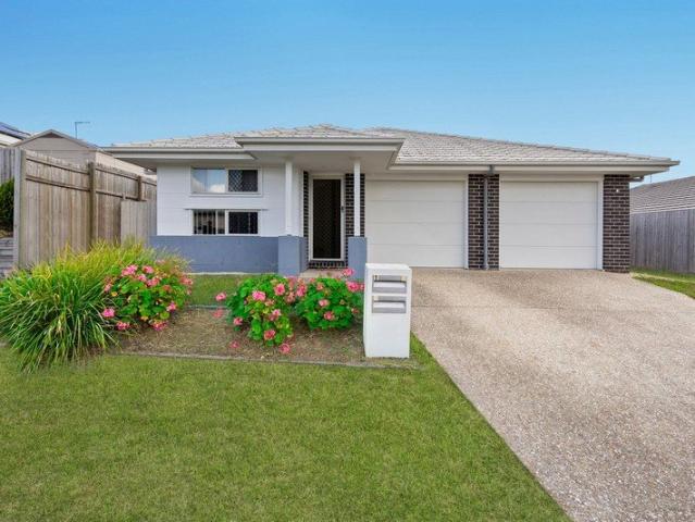 NEAR NEW DUAL INCOME DUPLEX RETURNING $955 PER WEEK ON ONE TITLE