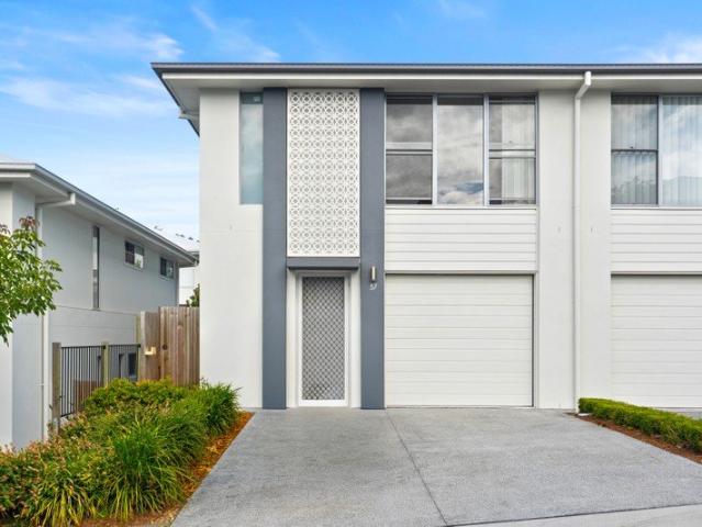Near New Duplex Style Townhouse with Exceptional Space & Three Car Parking