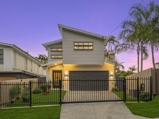 Near New Elevated Family Home in Leafy Fig Tree Pocket