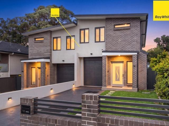 Near New Entertainers Delight Modern Duplex