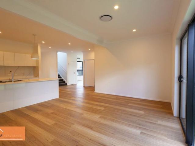 Near New Executive Family Home in Stretton