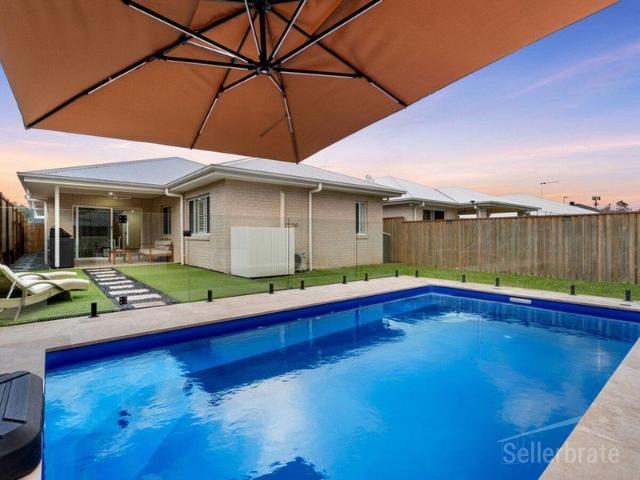 Near New Family Home with Premier Outdoor Entertainment Lifestyle