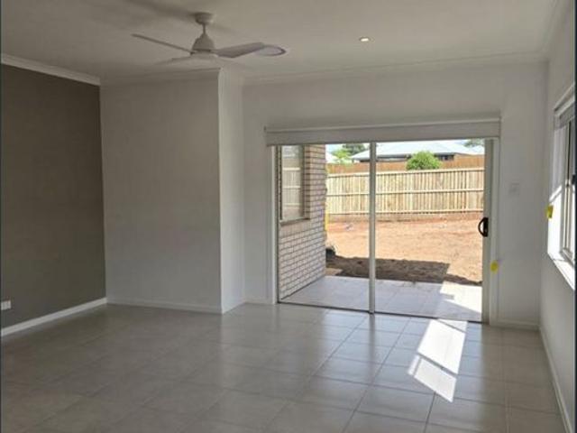 Near New Family Living in Highfields