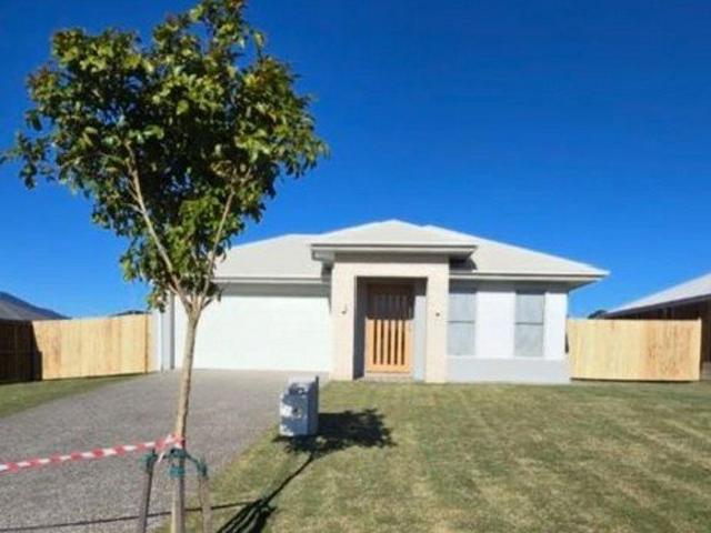 Near New Family Living in Highfields