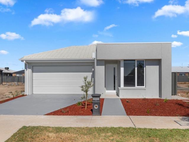 Near New Family Living in the Heart of Huntly