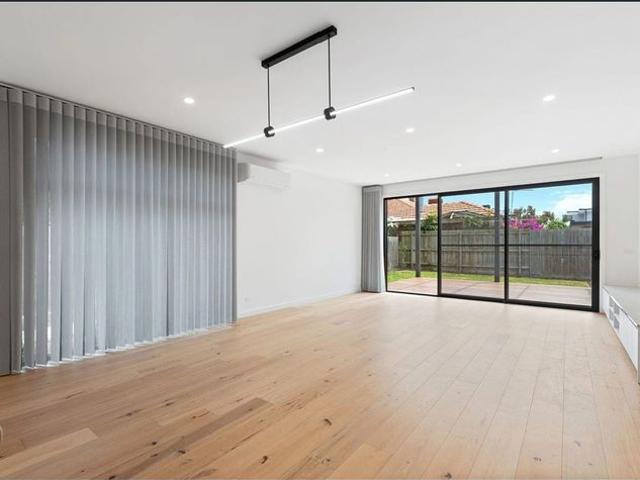 NEAR NEW FAMILY TOWNHOUSE IN SOUGHT AFTER LOCATION