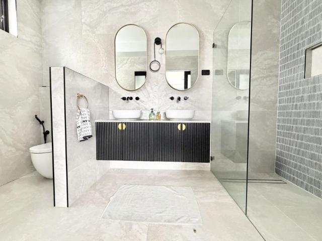 Near new five bedroom duplex with stylish modern living
