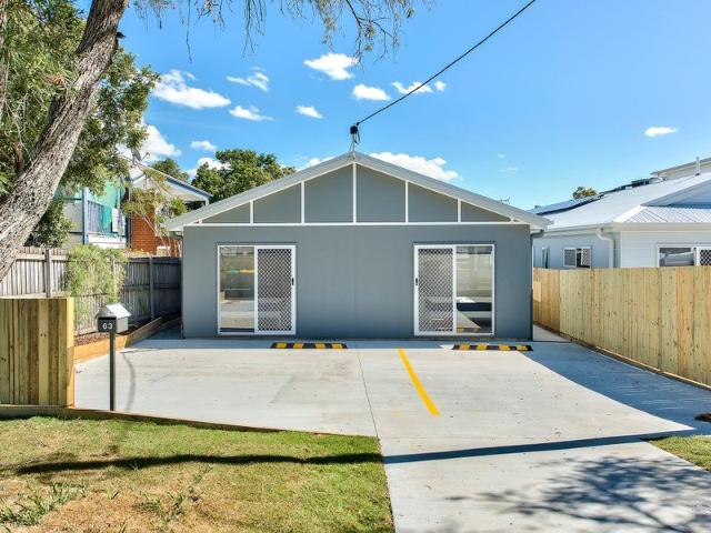 NEAR NEW FULLY FURNISHED, DESIGNER STUDIO APARTMENT BILLS INCLUDED!
