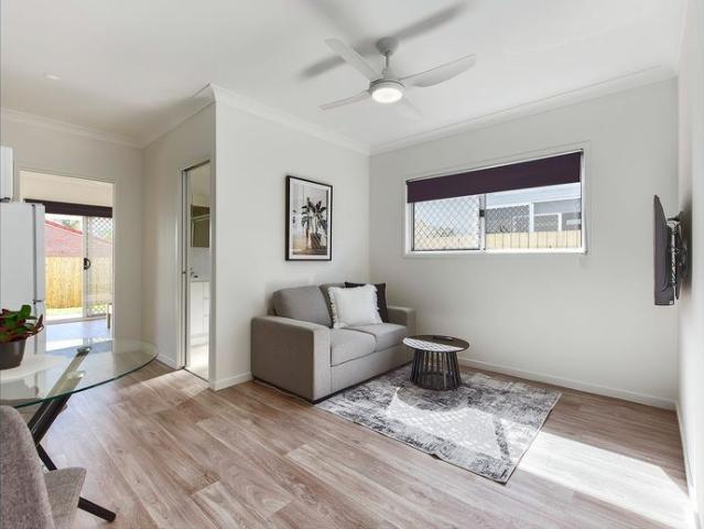 NEAR NEW FULLY FURNISHED, DESIGNER STUDIO APARTMENT– BILLS INCLUDED!