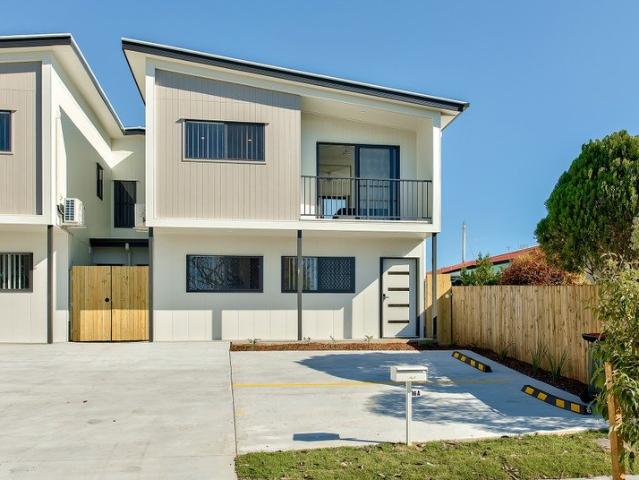 NEAR NEW FULLY FURNISHED, DESIGNER STUDIO APARTMENT BILLS INCLUDED!