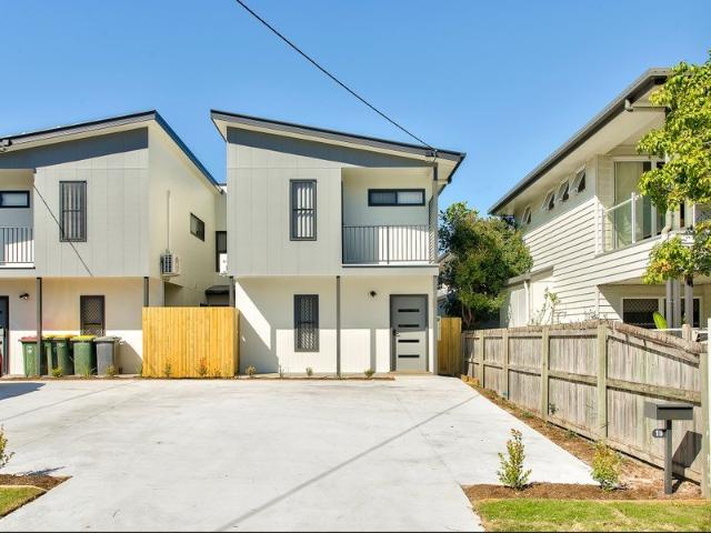 NEAR NEW FULLY FURNISHED, DESIGNER STUDIO APARTMENTS BILLS INCLUDED!