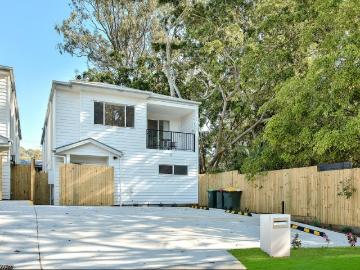 NEAR NEW FULLY FURNISHED, DESIGNER STUDIO APARTMENTS BILLS INCLUDED!