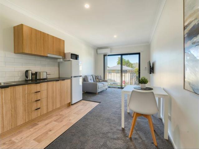 NEAR NEW FULLY FURNISHED, DESIGNER STUDIO APARTMENTS – BILLS INCLUDED!