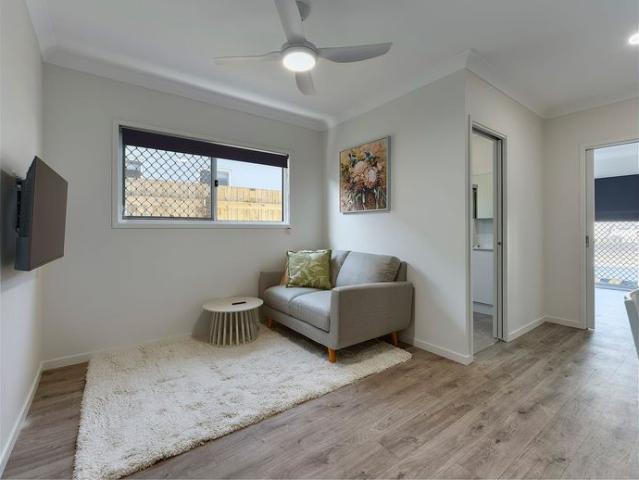NEAR NEW FULLY FURNISHED, STUDIO APARTMENT – BILLS INCLUDED!