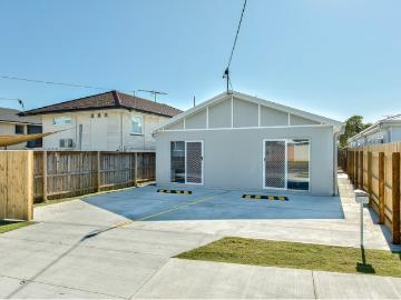 NEAR NEW FULLY FURNISHED, STUDIO APARTMENT BILLS INCLUDED!