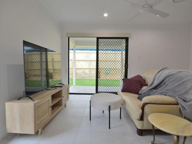 Near New FURNISHED Duplex Unit