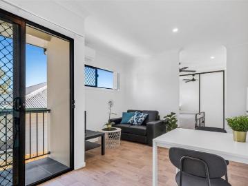 NEAR NEW FURNISHED STUDIO UNIT