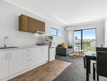 NEAR NEW FURNISHED STUDIO
