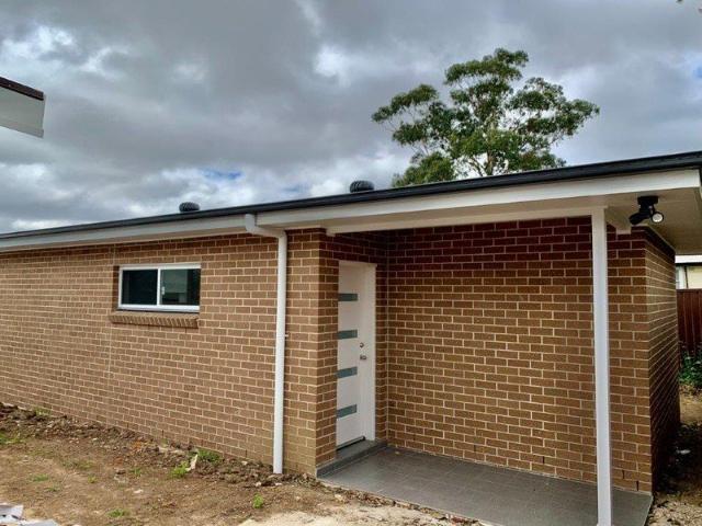 NEAR NEW GRANNY FLAT