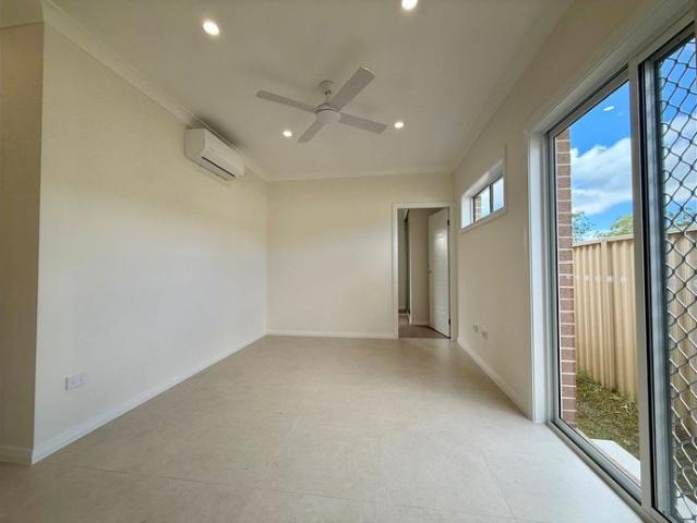 NEAR NEW GRANNY FLAT WITH PRIVATE ACCESS AND CARPORT!