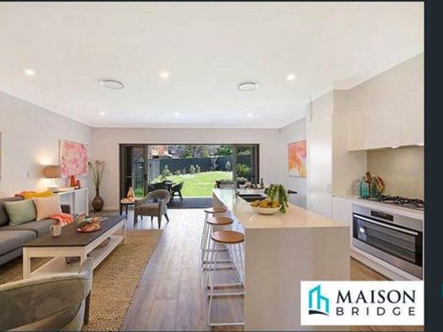 Near New Great Size 4 Bedroom Duplex For Lease