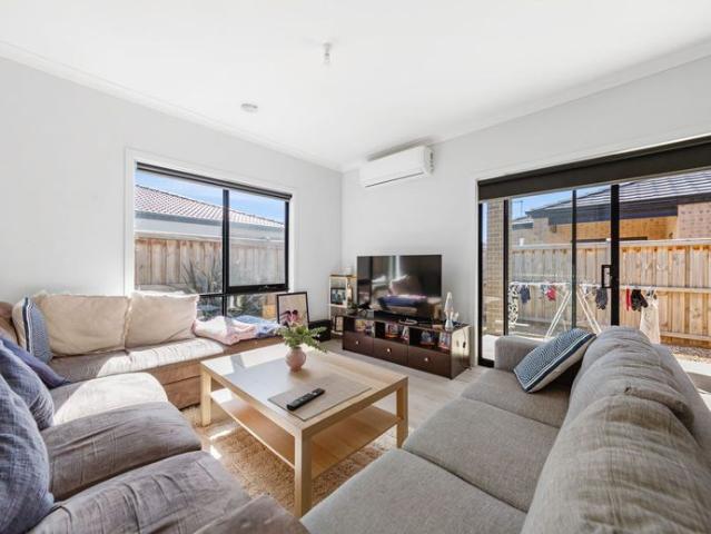 NEAR NEW HIGH END LUXURY IN CLYDE!