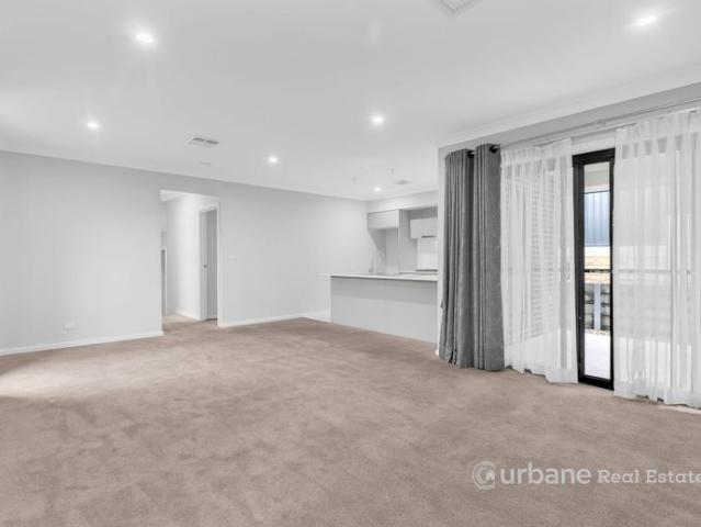 Near new home, Next to park, with 2 livings!