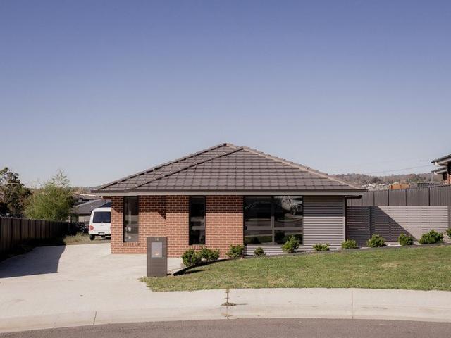 Near new home, quiet cul de sac, side access to large backyard ideal for shed or workshop STCA