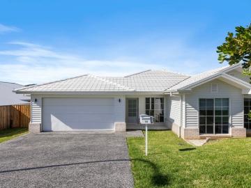 Near New Home with Space, Style and Mountain Views