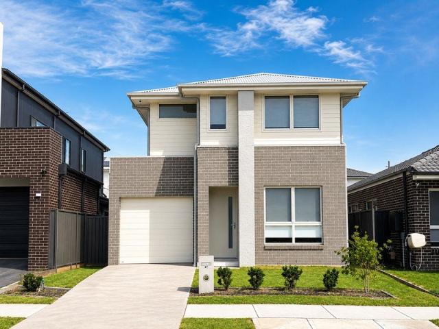 Near New House close to Public School and new Woolworths