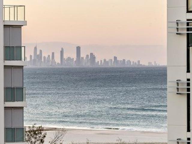 NEAR NEW KIRRA BEACHSIDE LIVING FIXED OCEAN VIEWS