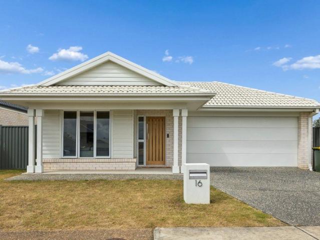 Near New Living in Morayfield Landing
