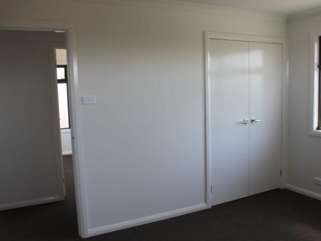 Near new low maintenance 4 bedroom 2.5 bathroom townhouse available for rent in sydenham