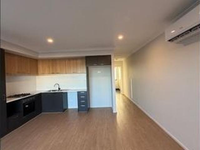 Near New, Low maintenance Townhouse!