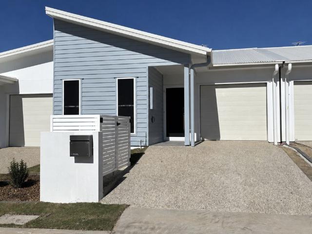 near new low maintenance terrace home in convenient location