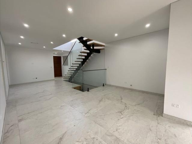 Near New Luxurious Duplex