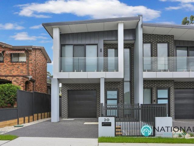Near New Luxurious Four Bedroom Duplex