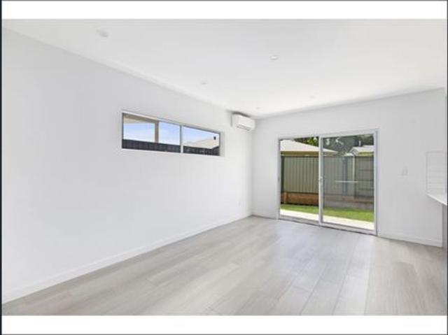 NEAR NEW LUXURY 2 BEDROOM HOME