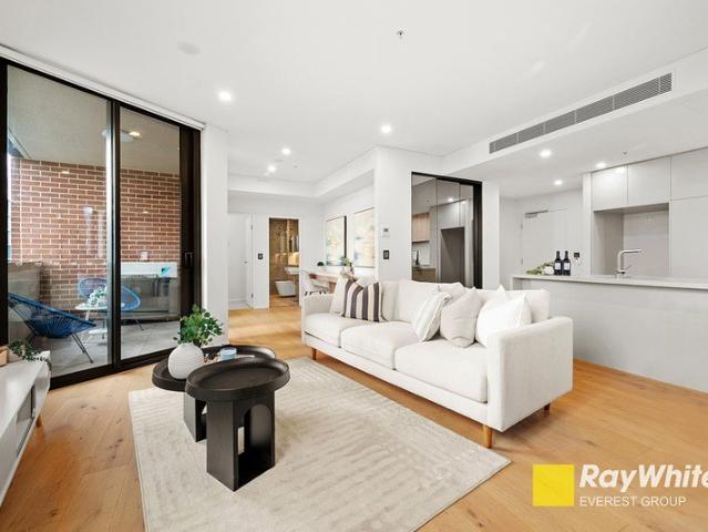 Near New Luxury Apartment in Prime Lifestyle Location