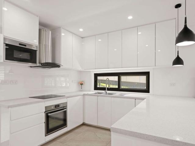 Near New Luxury Family Residence in a Premier Kirrawee Location