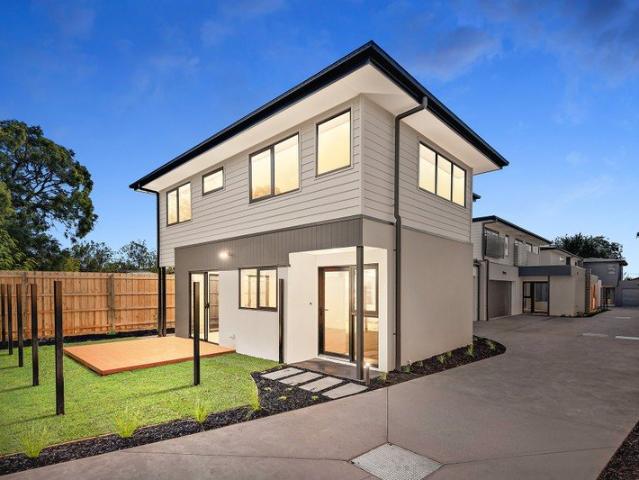 Near New Luxury Townhouse