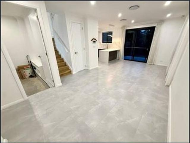 NEAR NEW MODERN DUPLEX