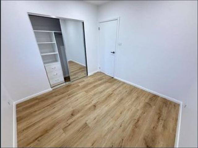NEAR NEW MODERN DUPLEX