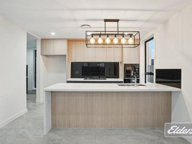 Near New Modern Luxury Living House in the Heart of Box Hill